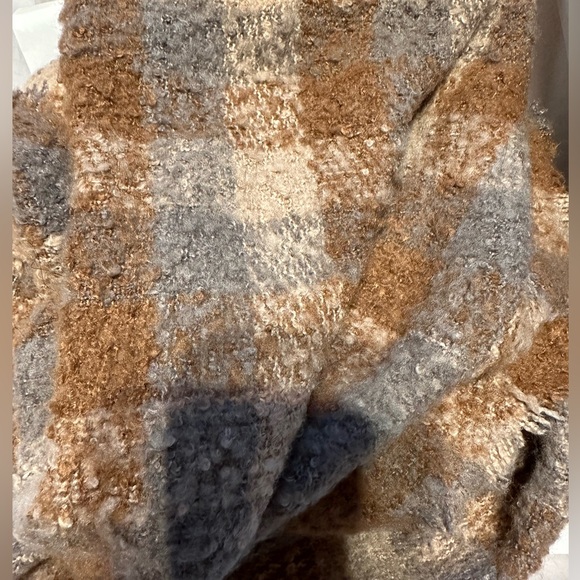 The Latest Scoop - Fluffy Plaid Fringe Scarf - Picture 5 of 7